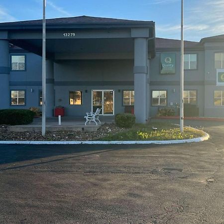 Quality Inn & Suites I-10 Near Fiesta Texas San Antonio Exterior foto