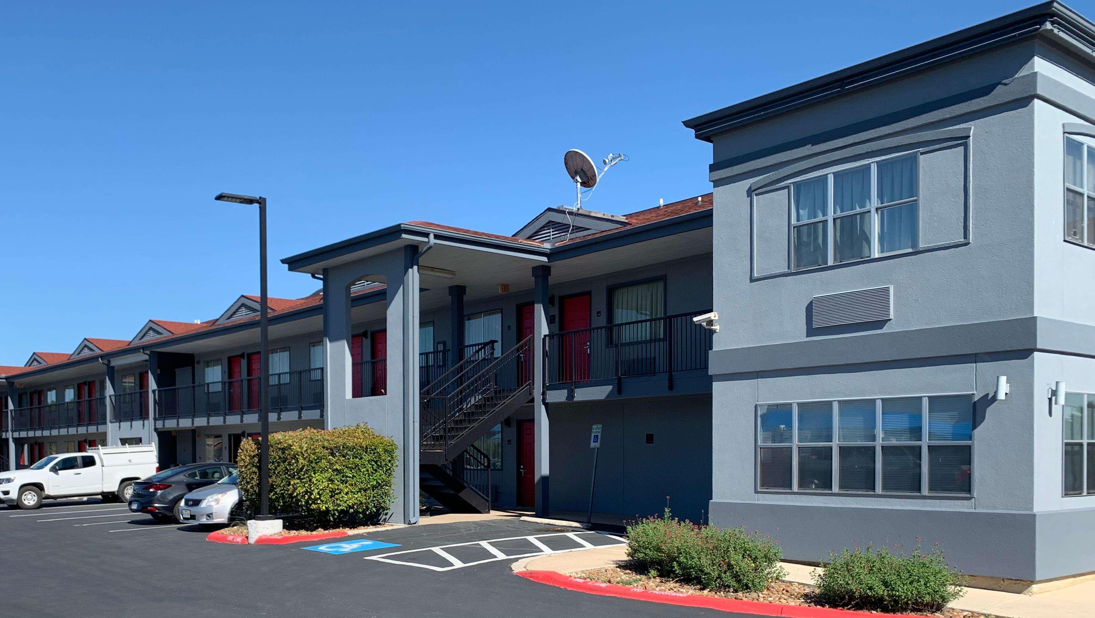 Quality Inn & Suites I-10 Near Fiesta Texas San Antonio Exterior foto