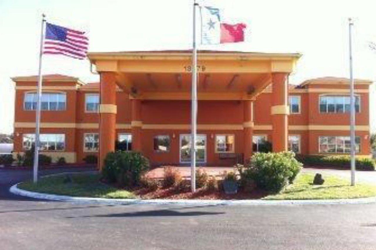 Quality Inn & Suites I-10 Near Fiesta Texas San Antonio Exterior foto