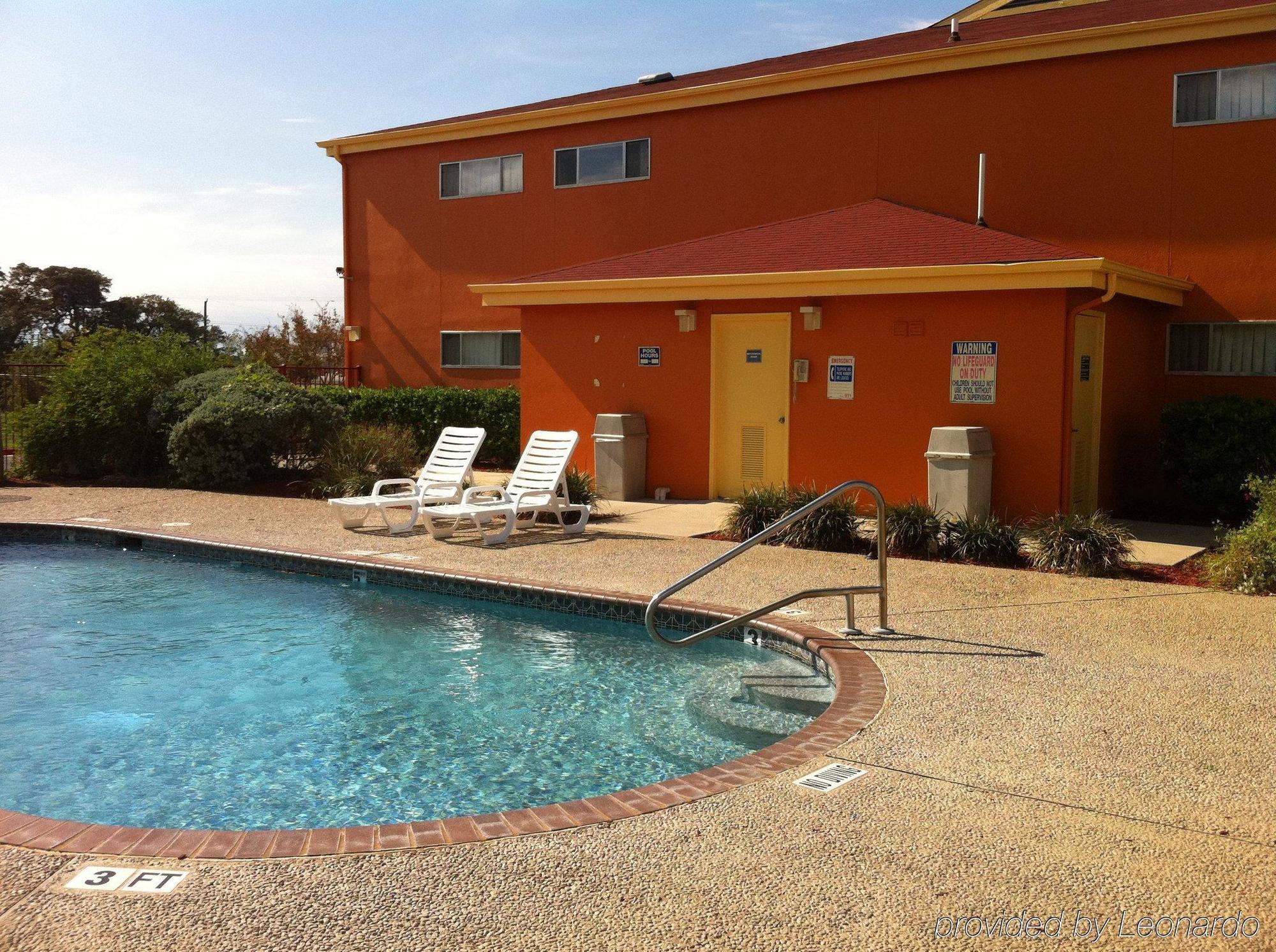 Quality Inn & Suites I-10 Near Fiesta Texas San Antonio Exterior foto